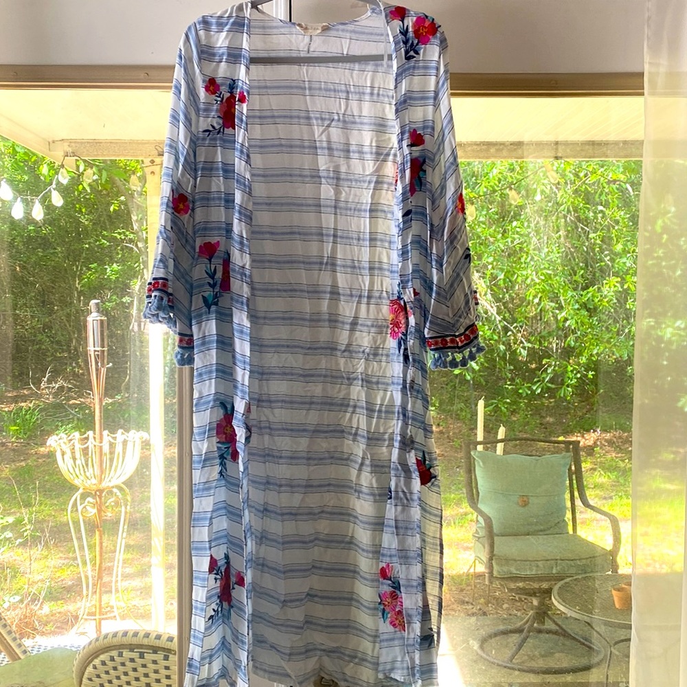 Altar’d State stripe/fringe kimono